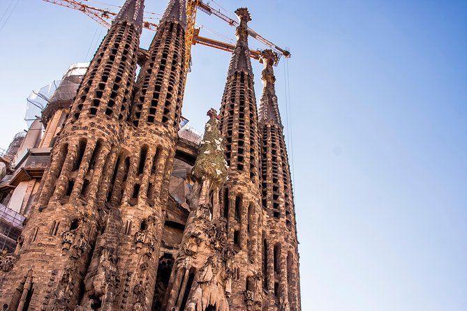 Sagrada Familia: Fast Track Guided Tour With Optional Tower - Accessibility and Restrictions