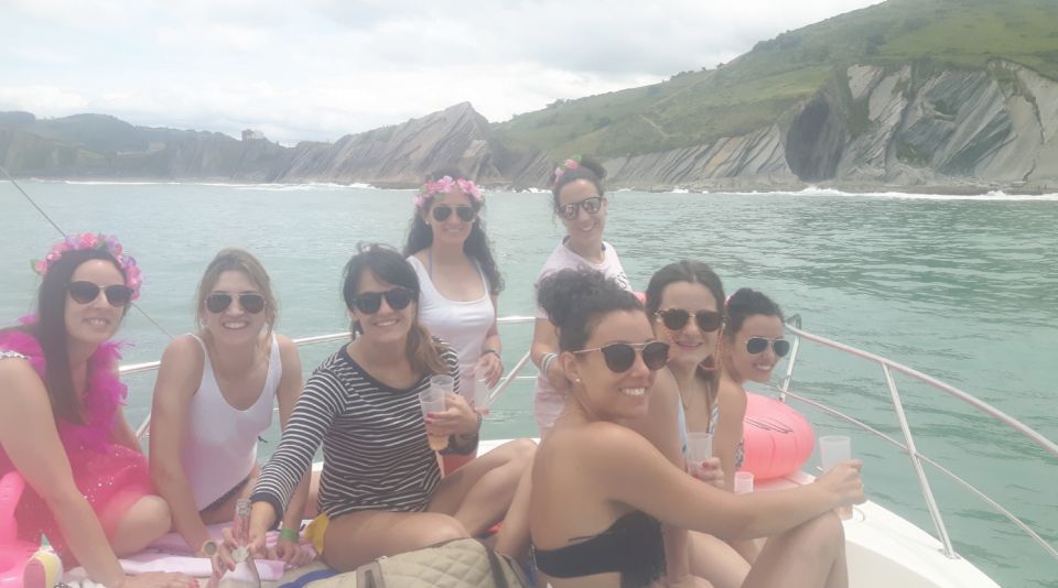 San Sebastian: Bachelorette Party on a BOAT in SAN SEBASTIAN - Included Amenities and Beverages