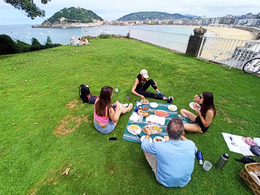 San Sebastian: Discover San Sebastian on a Bike - Exploring San Sebastians Culture