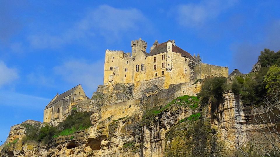 Sarlat-la-Canéda: Dordogne Valley Half-Day Private Tour - Discovering the Village of Domme