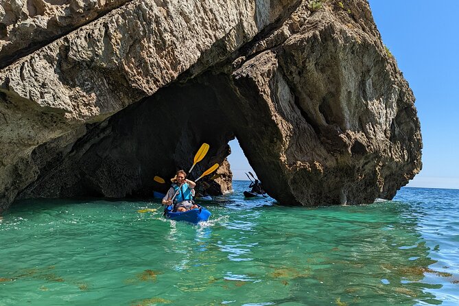 Sesimbra: Guided Kayak Tour in Arrábida Natural Park & Caves - Guided Kayak Experience