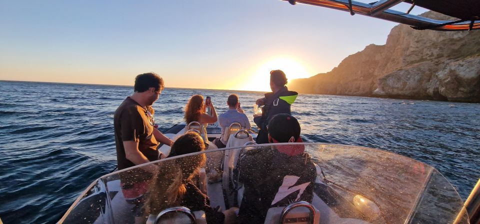 Sesimbra: Sunset on Board - Boat Cruise and Sightseeing