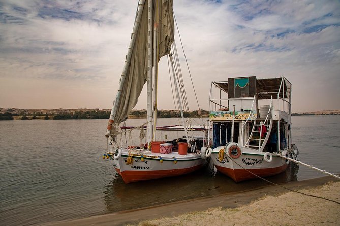 Short Felucca Trip On The Nile In Cairo - Capturing Photos and Staying Refreshed