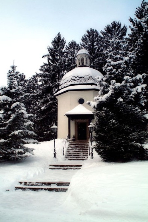 Silent Night Oberndorf Christmas Eve Tour From Salzburg - Frequently Asked Questions