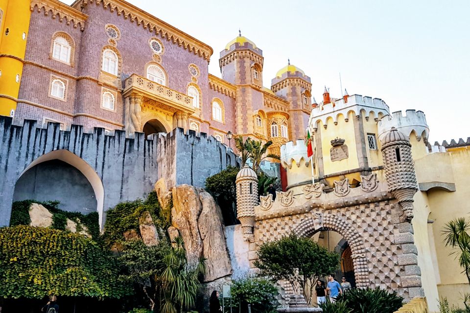 Sintra: Self-Guided Highlights Scavenger Hunt & Walking Tour - Unique Architecture and Gems