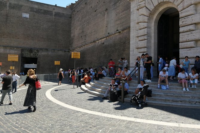 SKIP THE LINE: Vatican Museum ~ Sistine Chapel WITH Guided Tour - Tour Accessibility