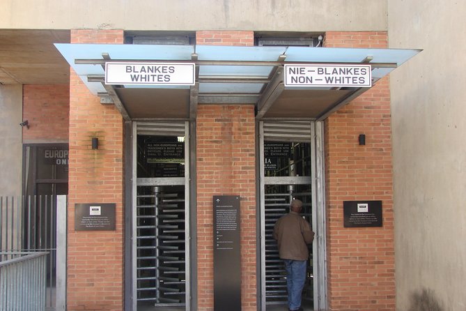 Soweto and Johannesburg & Apartheid Museum - Learning About South Africas History