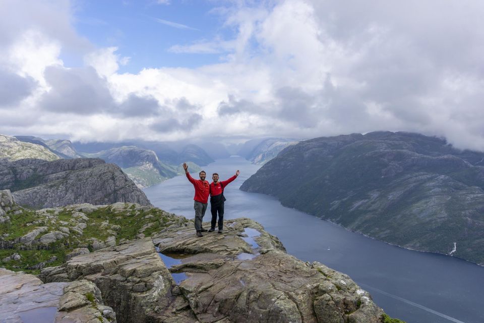 Stavanger: Preacher's Rock Classic Hike and Side Trail - Hiker Requirements and Recommendations