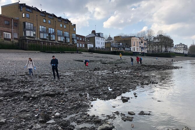 Thames Beachcombing - Artifacts and Historical Context