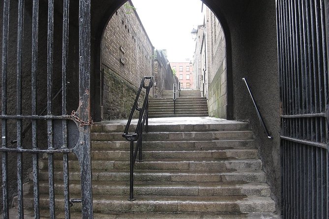 The Best of Dublin - Highlights and Hidden Corners - Abbey Theatre: Irelands Cultural Gem