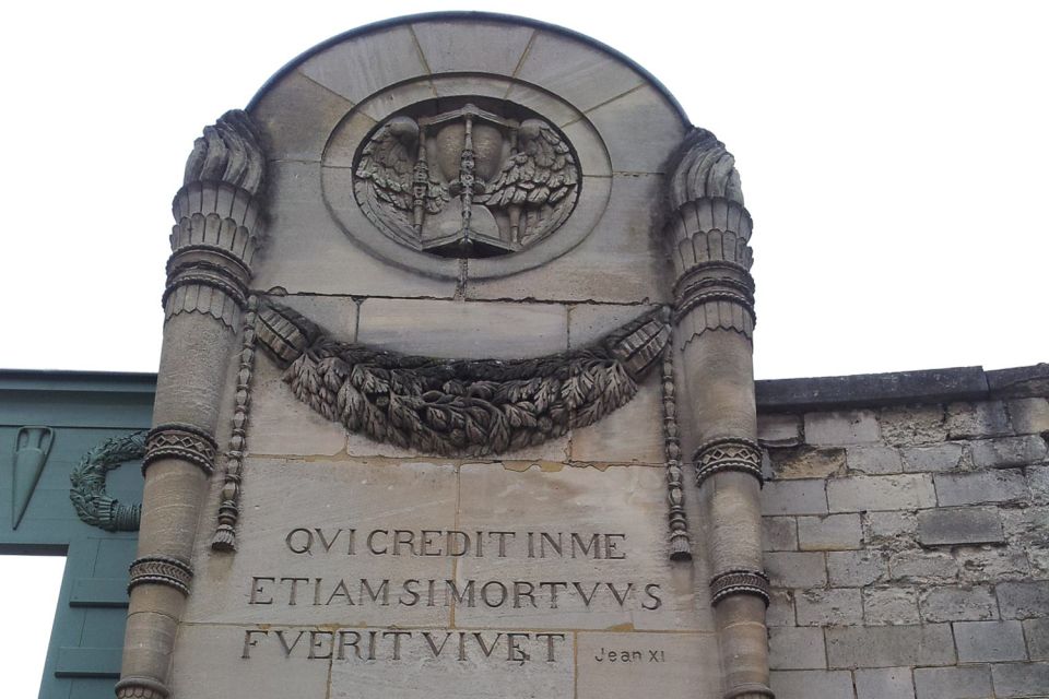 The Père Lachaise Cemetery: Guided 2-Hour Small-Group Tour - Accessibility and Recommendations