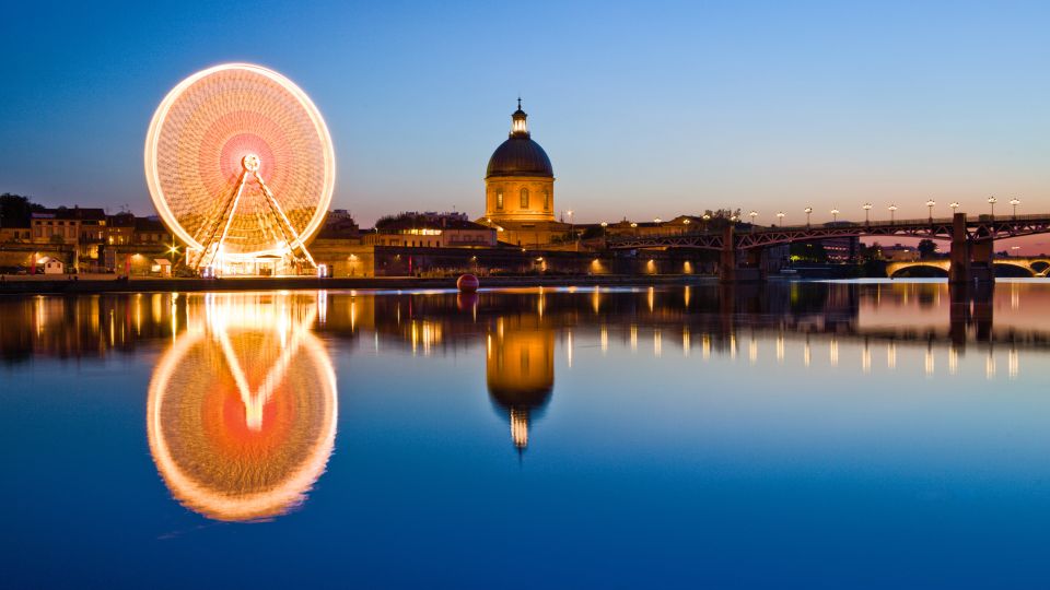 Toulouse: Highlights Self-Guided Scavenger Hunt & Tour - Exploring the University District