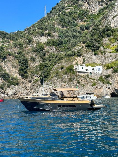 Tour Capri: Discover the Island of VIPS by Boat - Unforgettable Experience