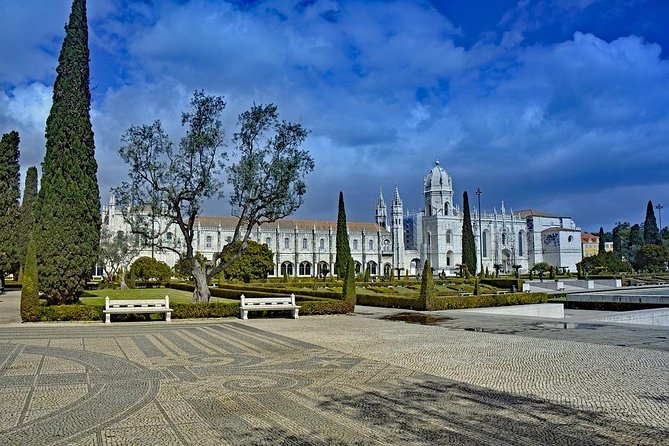 Tour in Italian of Belém - Navigating the Tram Route