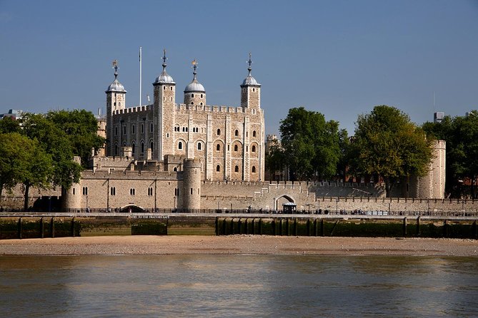 Tower of London: Entry Ticket, Crown Jewels and Beefeater Tour - Towers Transition From Palace to Prison