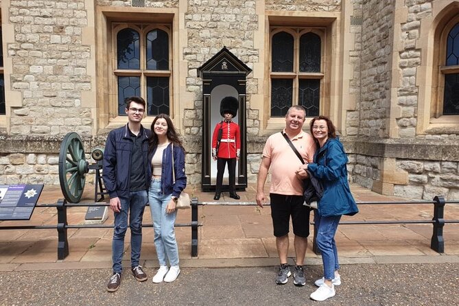 Tower of London Private Walking Tour for Families and Friends - Insider Tips for Families