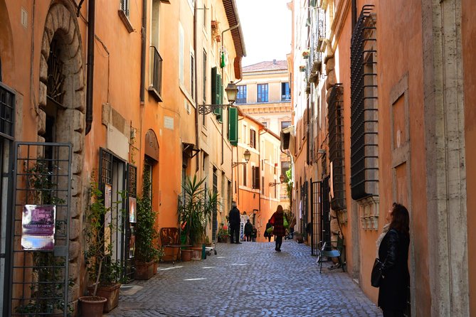 Trastevere and Rome Jewish Ghetto Small Group Walking Tour - Group Size Requirement