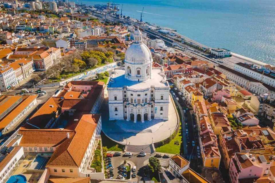 Tuk Tuk Old Lisbon Tour 1h30 - Booking Information