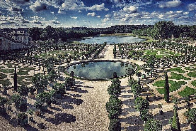 Versailles Palace and Park Private Guided Day Tour From Paris - Luxury Air-Conditioned Minivan Transportation