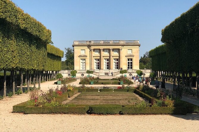 Versailles Palace Guided Tour With Gardens, Trianons & the Hamlet - Discovering the Grand Trianon