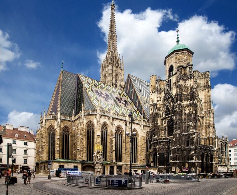 Vienna: Sightseeing Tour in an 8 Seats Electric Classic Car - Meeting Point