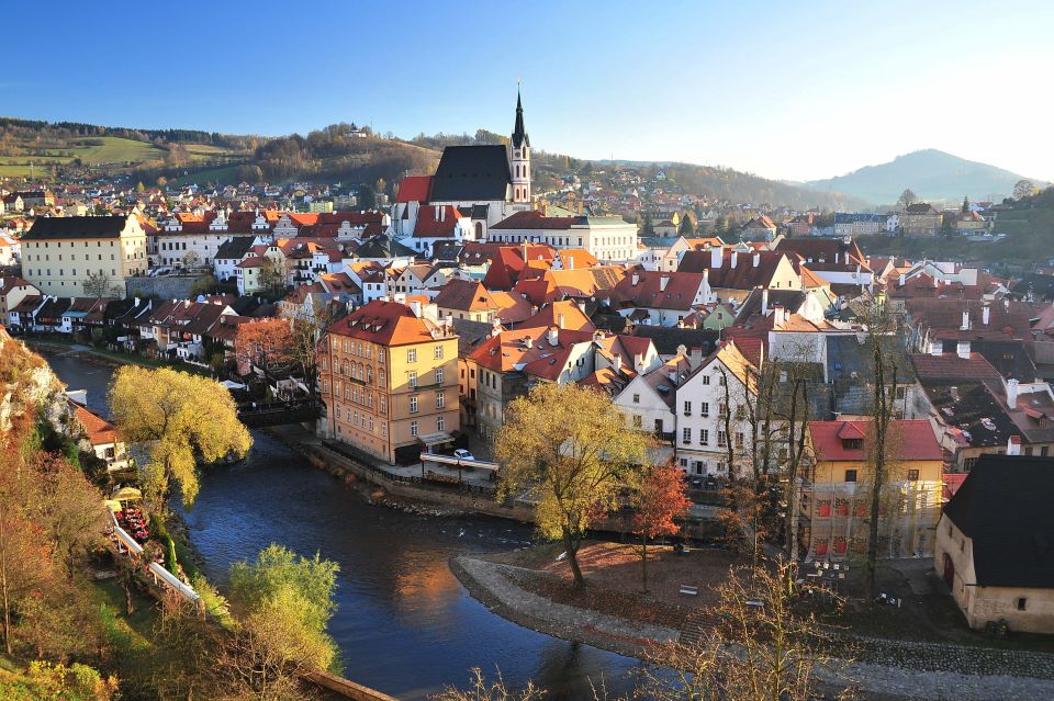 Vienna: Sightseeing Transfer to Prague via Cesky Krumlov - Continuing to Prague