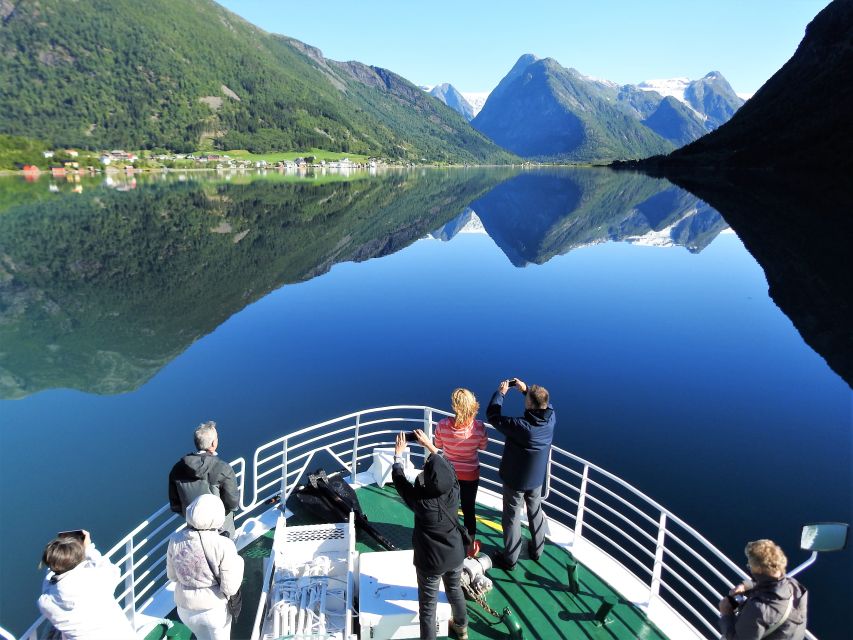 Voss: Guided Fjord & Glacier Tour to Fjærland - Norwegian Glacier Museum