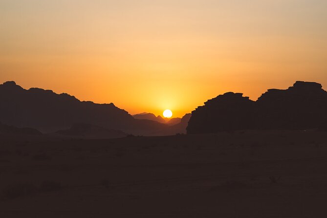 Wadi Rum: Camel Trek Adventure - Discovering the Desert Landscape