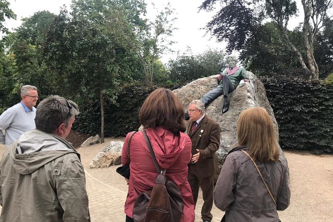 Walking Tour in Merrion Square Park With a Pint of Guinness Dublin Rogues Tour - Group Size and Tour Duration