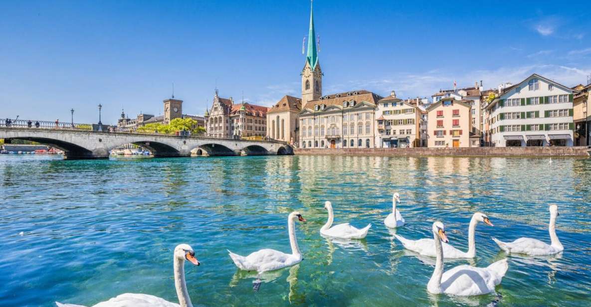 Zurich, Switzerland: Historical Walking Tour in Portuguese - Shopping and Nightlife District