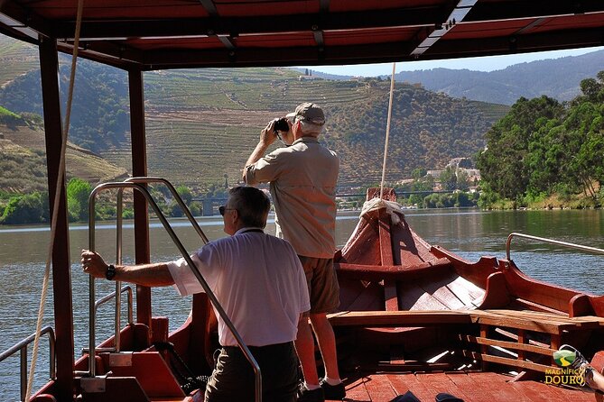 1-Hour Rabelo Boat Trip in Pinhão - Management Responses