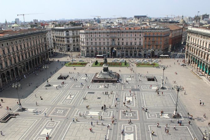 2-Hours Duomo of Milan Guided Experience With Entrance Tickets - Explore the Cathedral