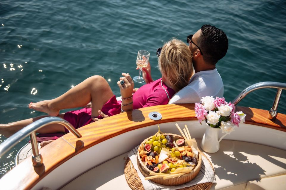 A Romantic Date on a Boat - Location and Accessibility