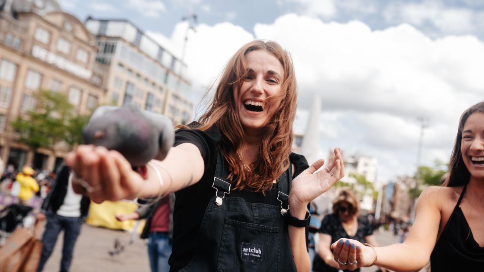 Amsterdam: Professional Photoshoot at Dam Square. - Photoshoot Duration and Group Size