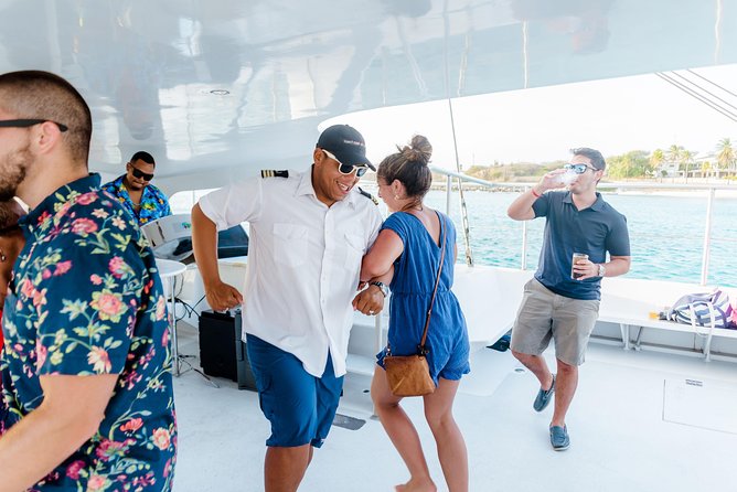 Aruba Sunset Sail With Appetizers and Open Bar - Accessibility and Transportation