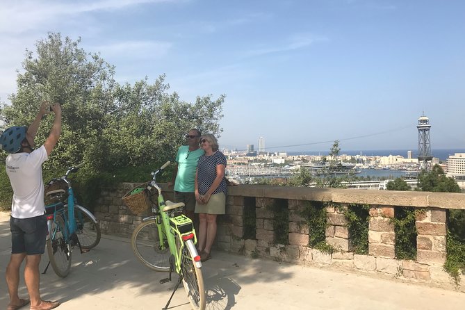 Barcelona E-Bike Tour: Montjuic Hill and Gothic Quarter - Visiting the National Palace