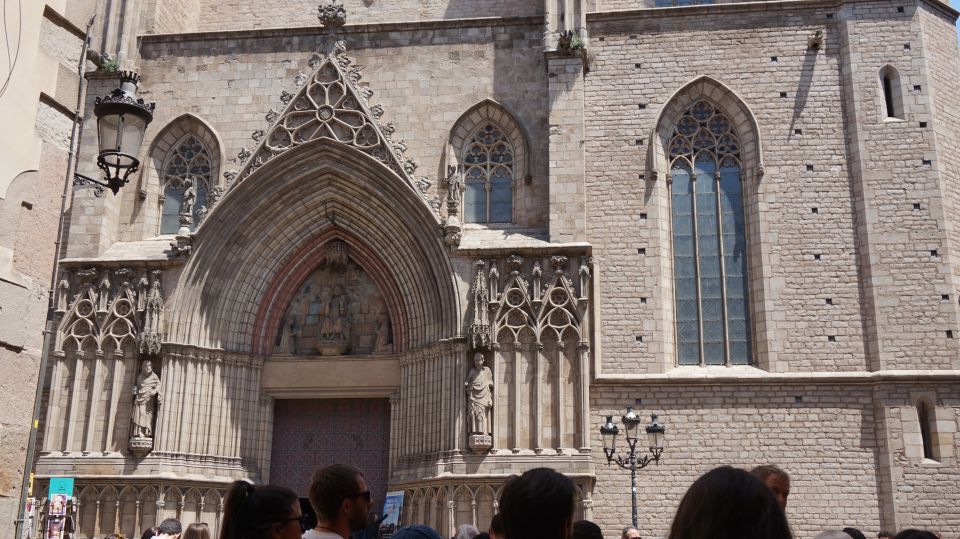 Barcelona: Gothic Quarter and Sagrada Familia Private Tour - Architecture and Views