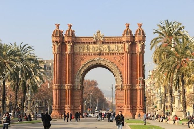 Barcelona Half-Day Sightseeing Private Tour - Local Guide Insights