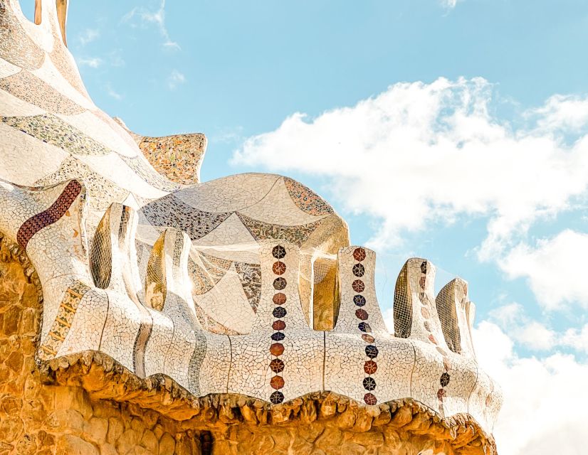 Barcelona: Park Güell & La Sagrada Familia Tickets and Tour - Gaudís Iconic Motifs