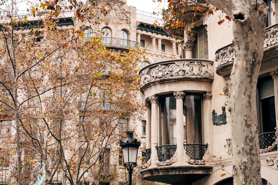 Barcelona: Private Architecture Tour With a Local Expert - Meeting the Local Expert Guide