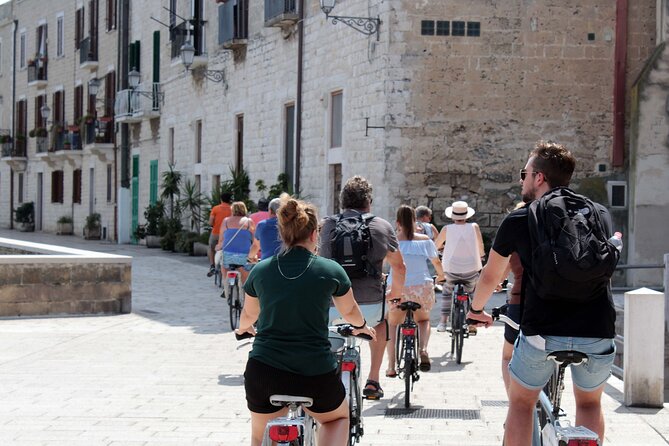 Bari Bike Tour With Pasta Experience - Enjoying the Pasta Dish