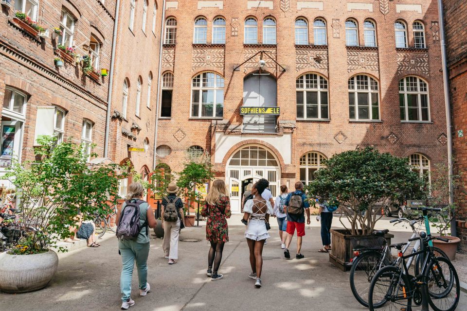 Berlin: Hidden Backyards Guided Walking Tour - History Around New Synagogue