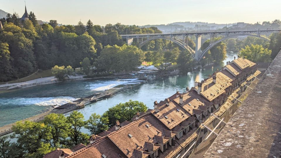 Bern: Highlights and Old Town Self-guided Walk - Federal Palace Exploration