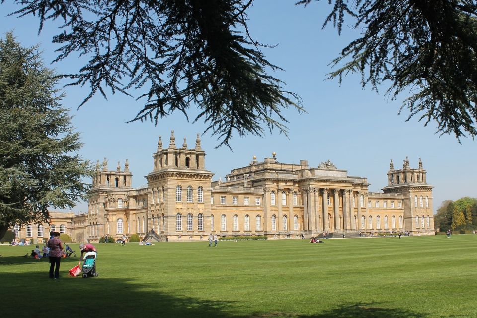 Blenheim Palace in a Day Private Tour With Admission - Luxury Transportation and Amenities