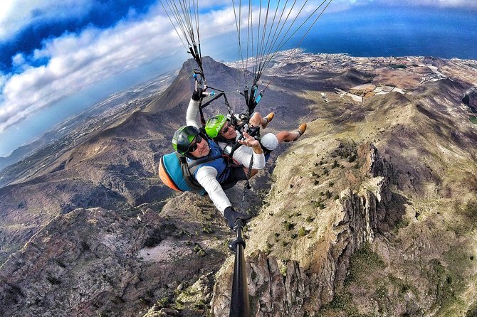 BRONZE Tandem Paragliding Flight in South Tenerife, Free Pick up - Equipment and Safety