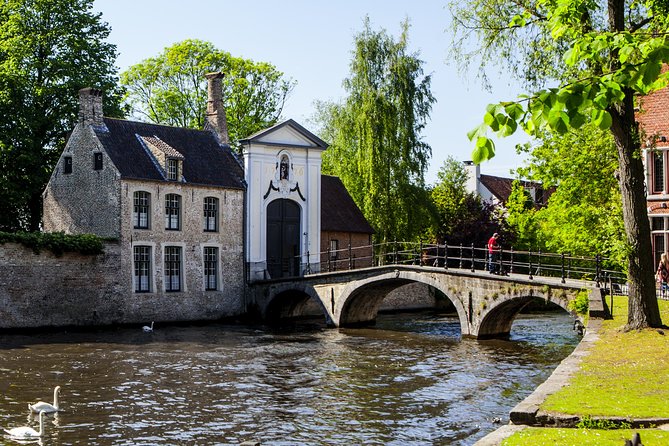 Bruges Day Trip With Audio Guide Option From Paris - Tour Accessibility