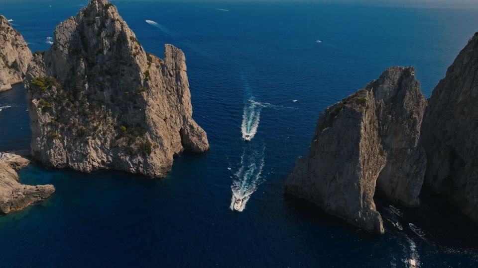 Capri Positano and Amalfi Boat Tour: Free Bar and Aperitif - Included Amenities