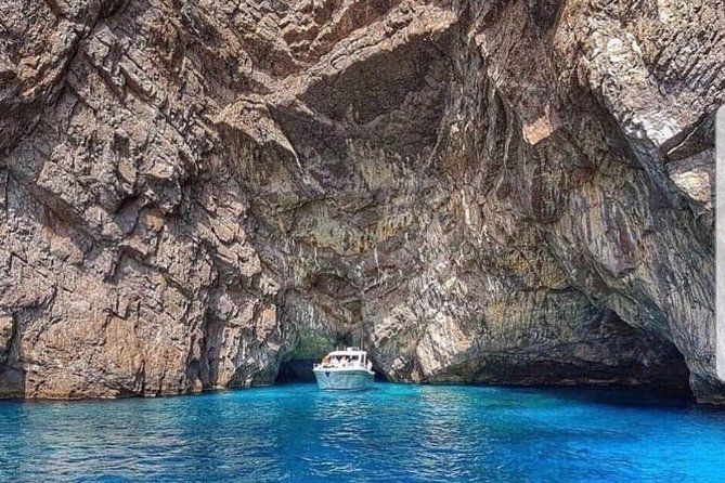 Capri Small-Group Boat Day Tour From Sorrento - Group Size