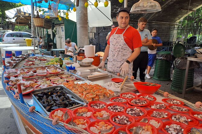 Catania Street Food Tour - Do Eat Better Experience - Group Size and Guide