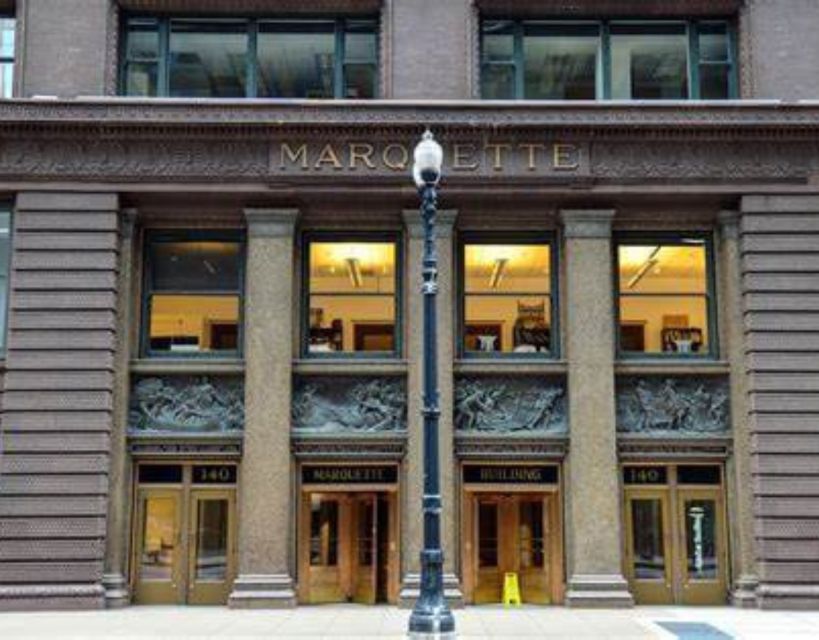 Chicago Loop Architecture Private Walking Tour - Lunch at a Local Restaurant